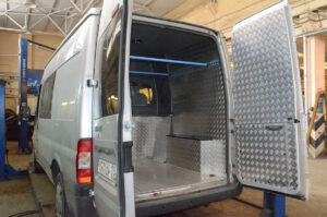 Cage Van Hire in London: A Comprehensive Guide